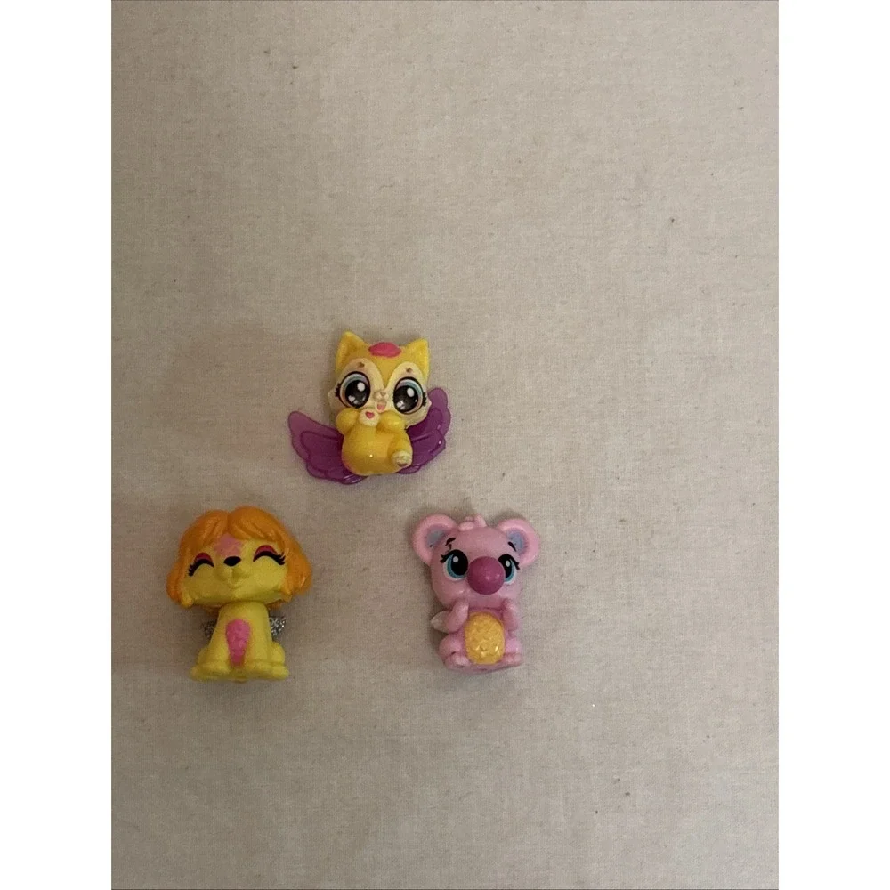 Hatchimals CollEGGtibles Lot of 3 Mini Action Figures Yellow Pink Multi
